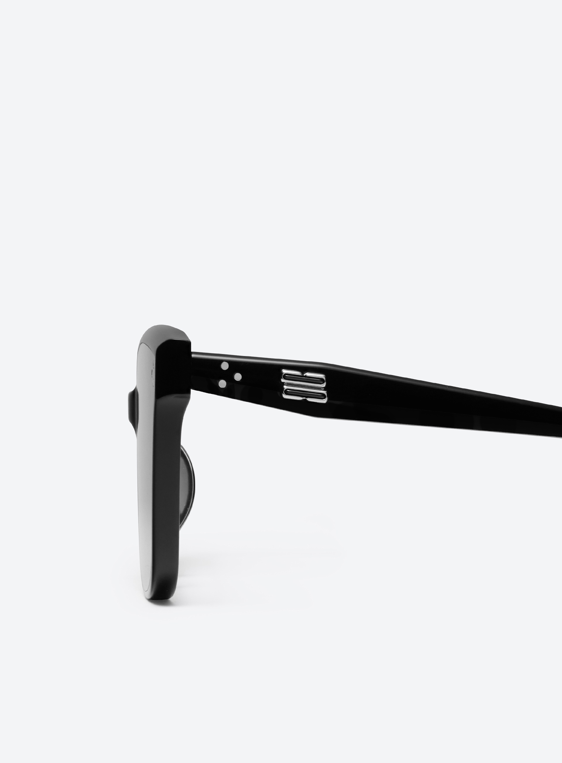 Brand new sunglasses outlet