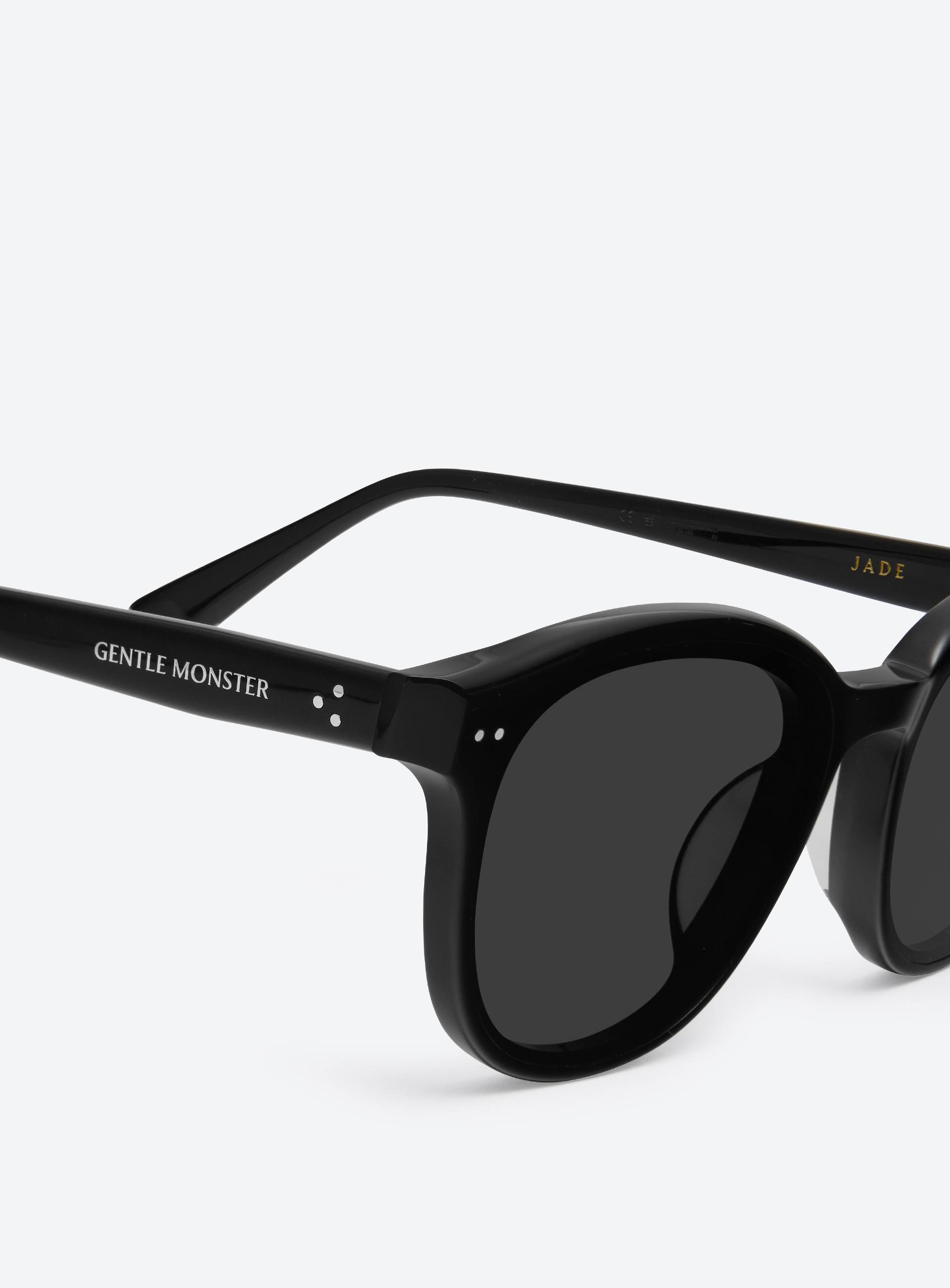 JADE_01_LOOKBOOK.jpg