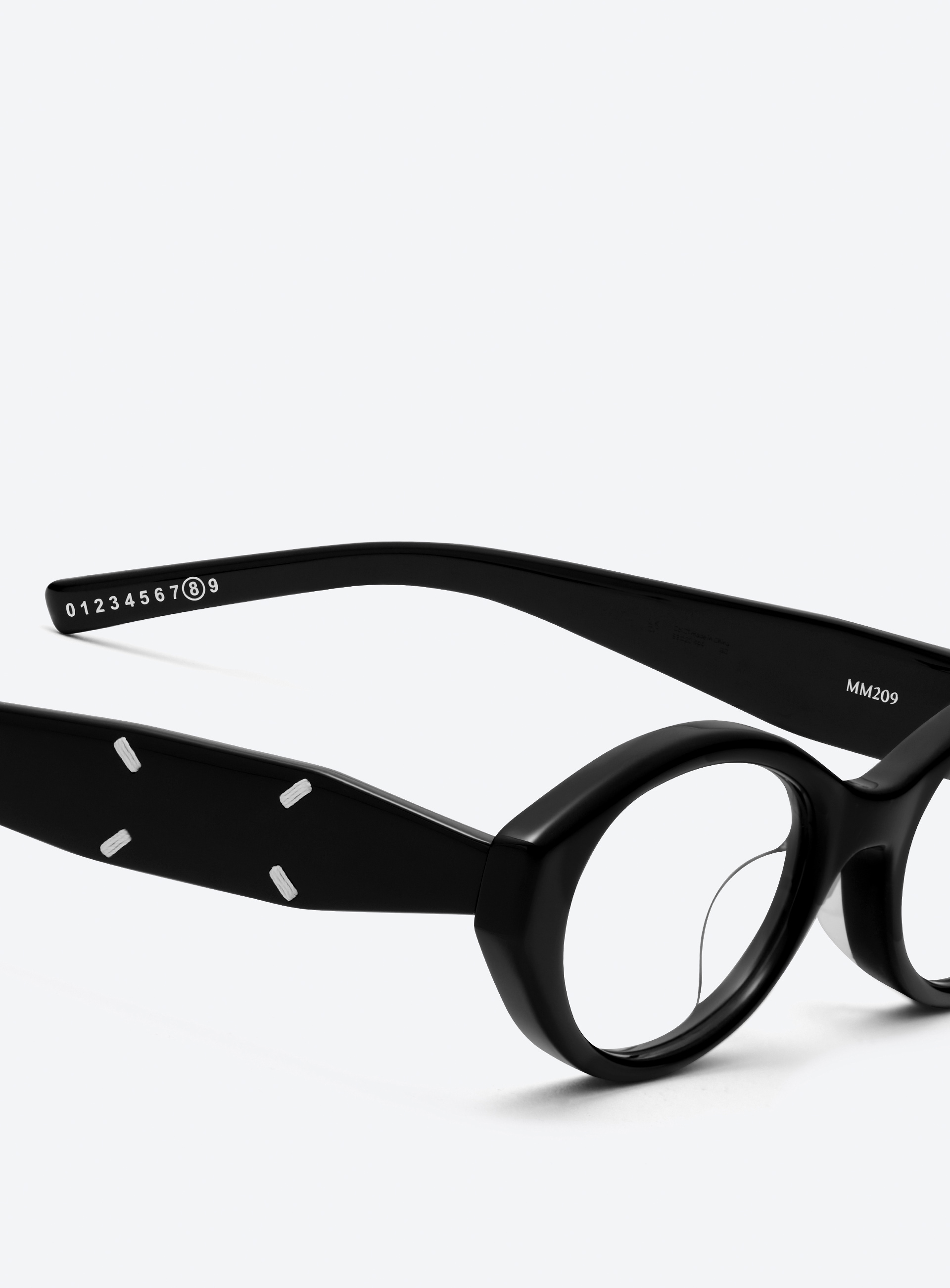 Maison Margiela - MM209 01 | Gentle Monster